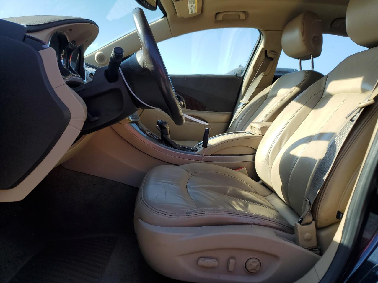 2010 Buick LaCrosse - Image 7