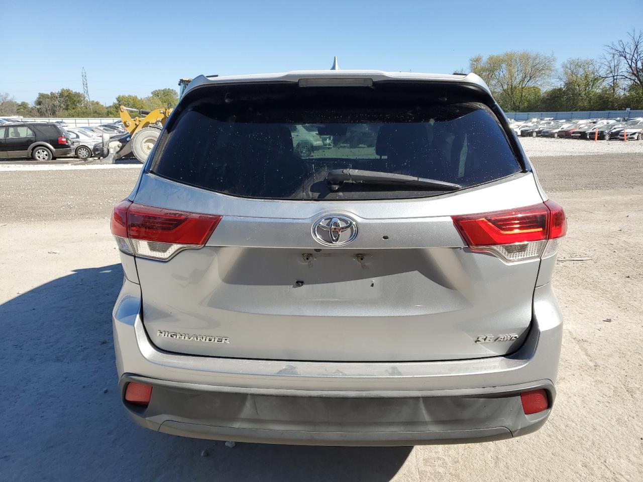 5TDJZRFH2JS846673 2018 Toyota Highlander Se