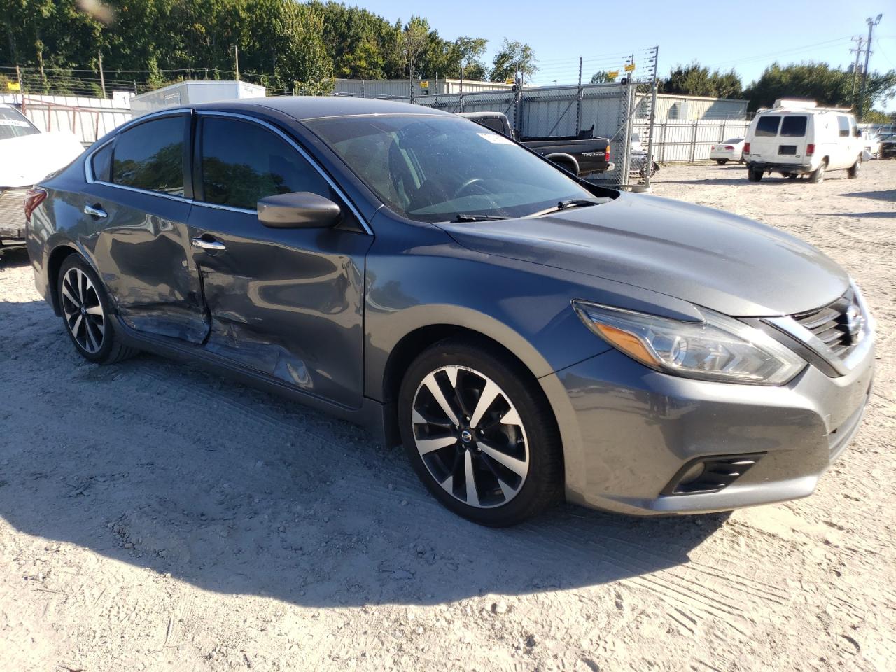 2018 Nissan Altima - Image 4