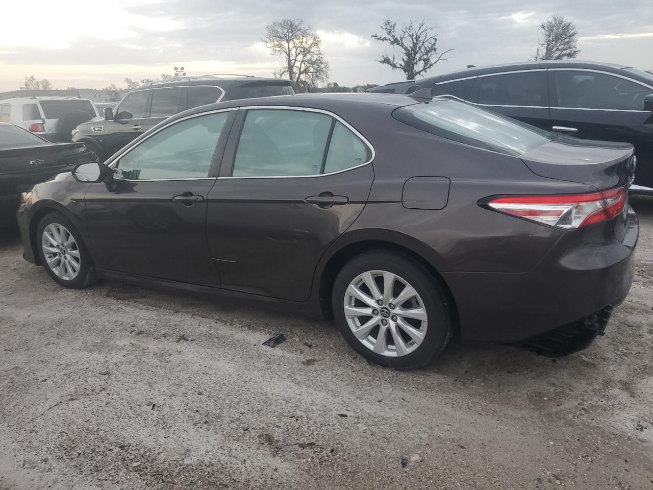 4T1B11HK9KU181205 2019 TOYOTA CAMRY - Image 2