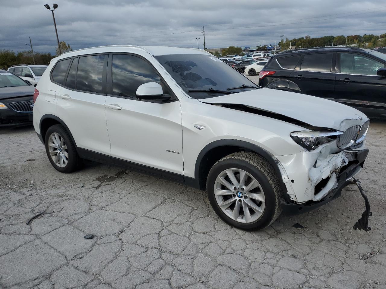 VIN 5UXWX9C56H0T09063 2017 BMW X3 no.4