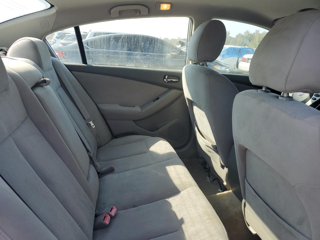 2010 Nissan Altima - Image 11