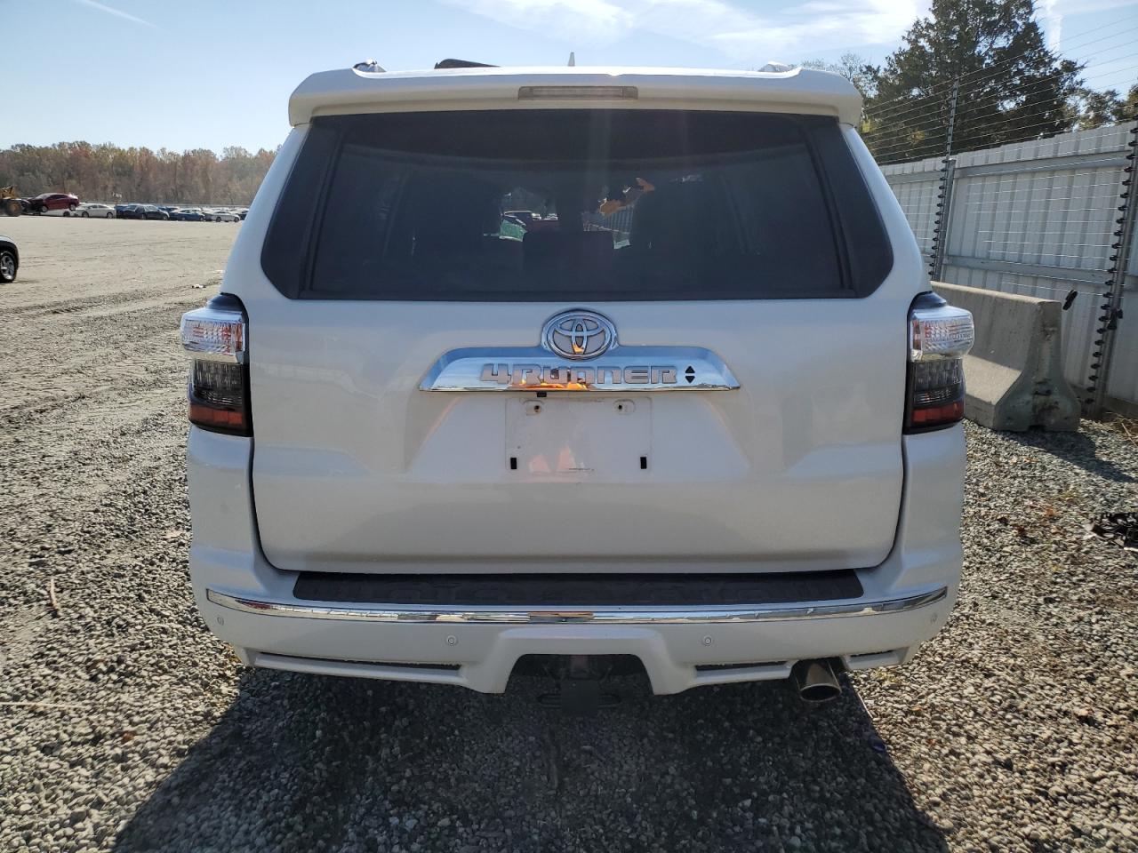 2018 Toyota 4Runner Sr5/Sr5 Premium VIN: JTEBU5JR2J5579757 Lot: 76101064