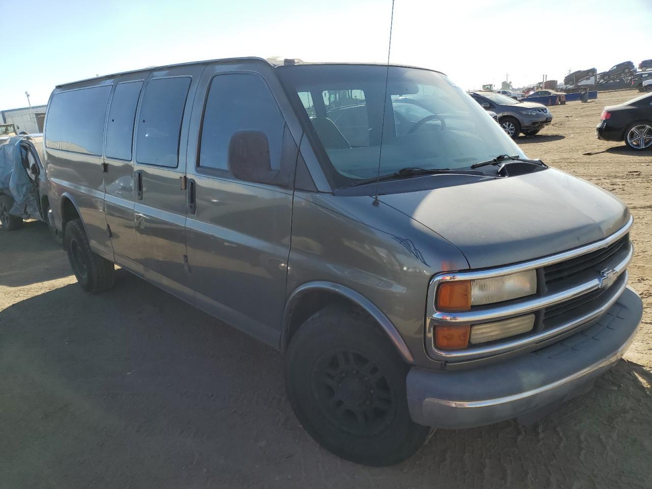 1999 Chevrolet Express - Image 4