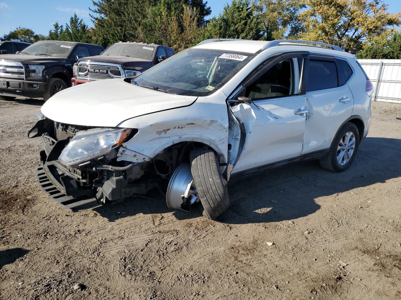 2015 Nissan Rogue - Image 1