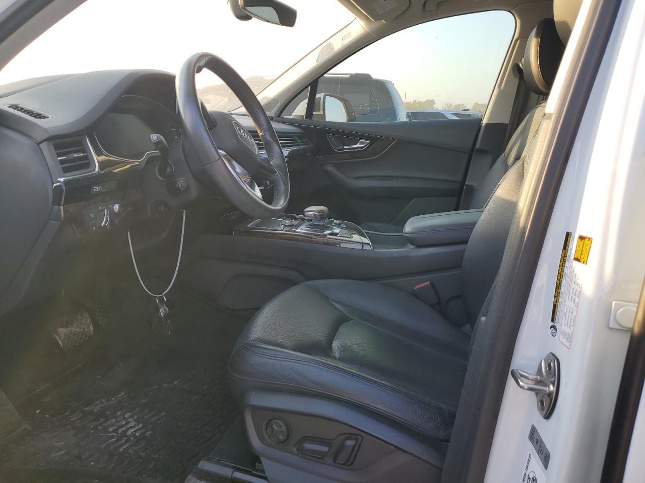 WA1VAAF71JD052545 2018 Audi Q7 Prestige