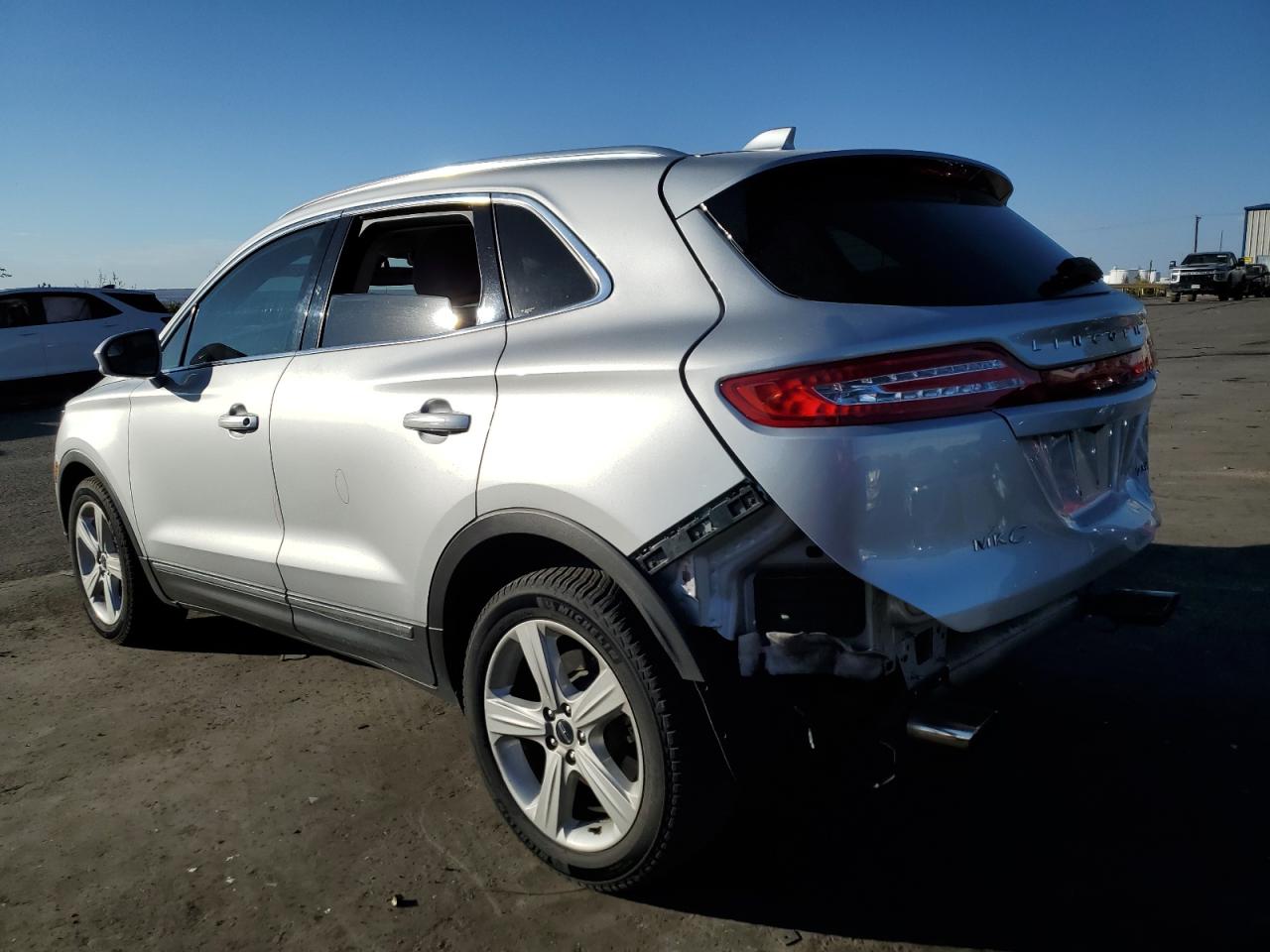 5LMCJ1C96JUL12983 2018 Lincoln Mkc Premiere