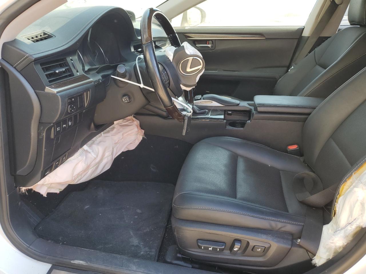 2017 Lexus ES - Image 7