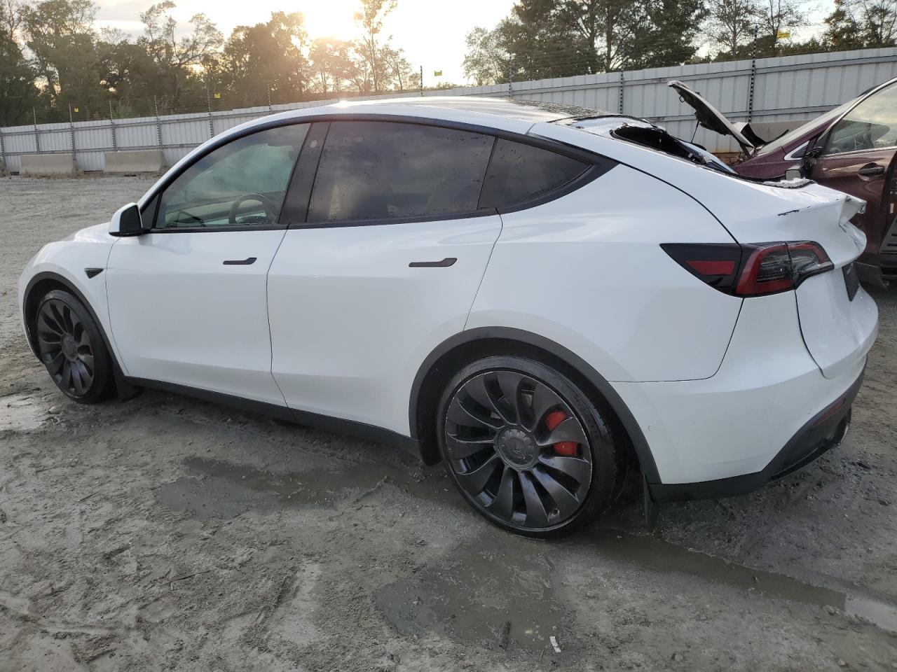 VIN 7SAYGDEF9NF416370 2022 TESLA MODEL Y no.2