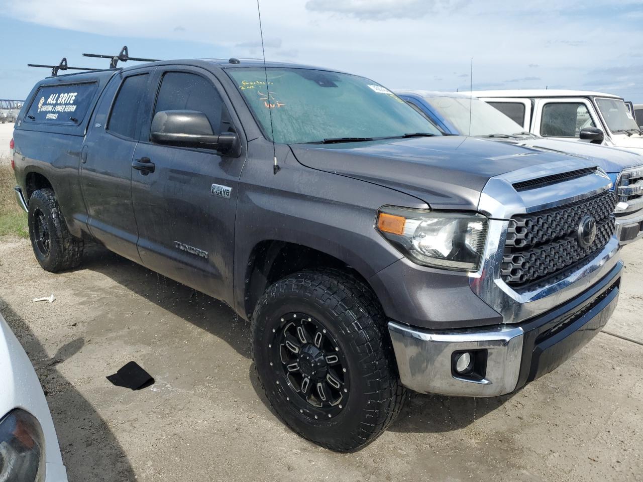 5TFUW5F18KX811469 2019 Toyota Tundra Double Cab Sr