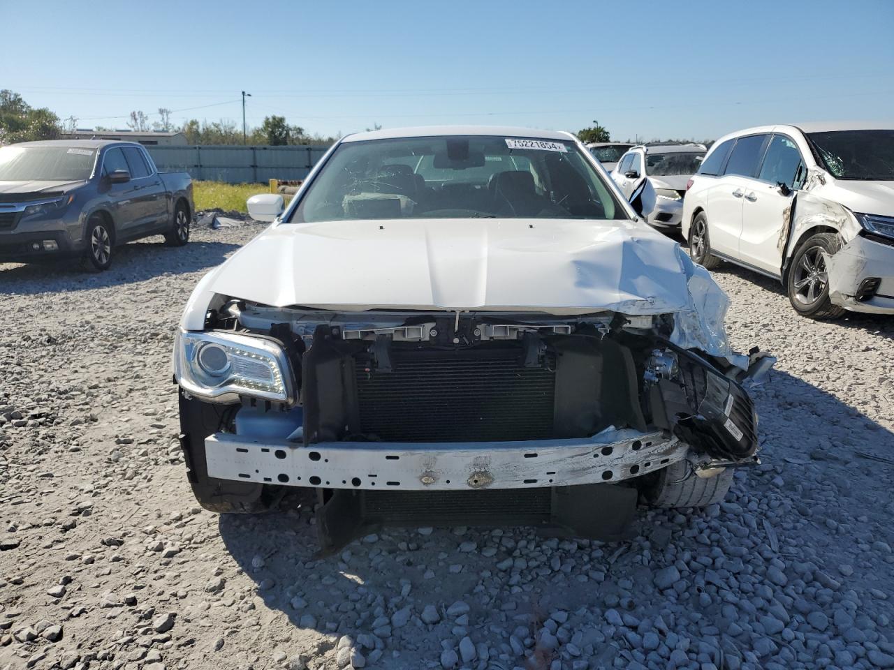 2C3CCAAG2KH755935 2019 Chrysler 300 Touring