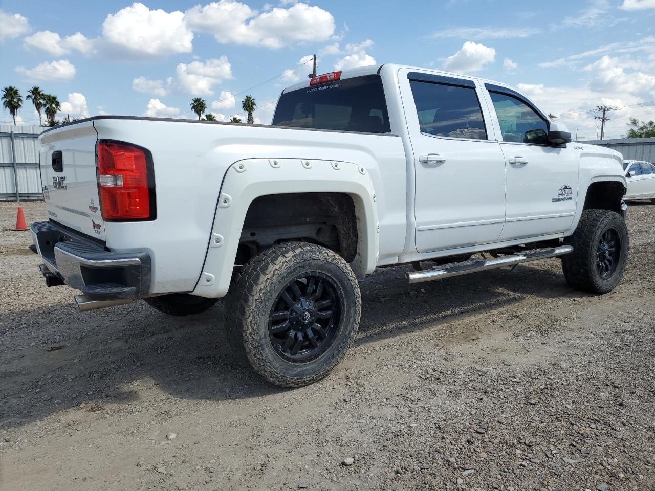 2014 GMC Sierra - Image 3