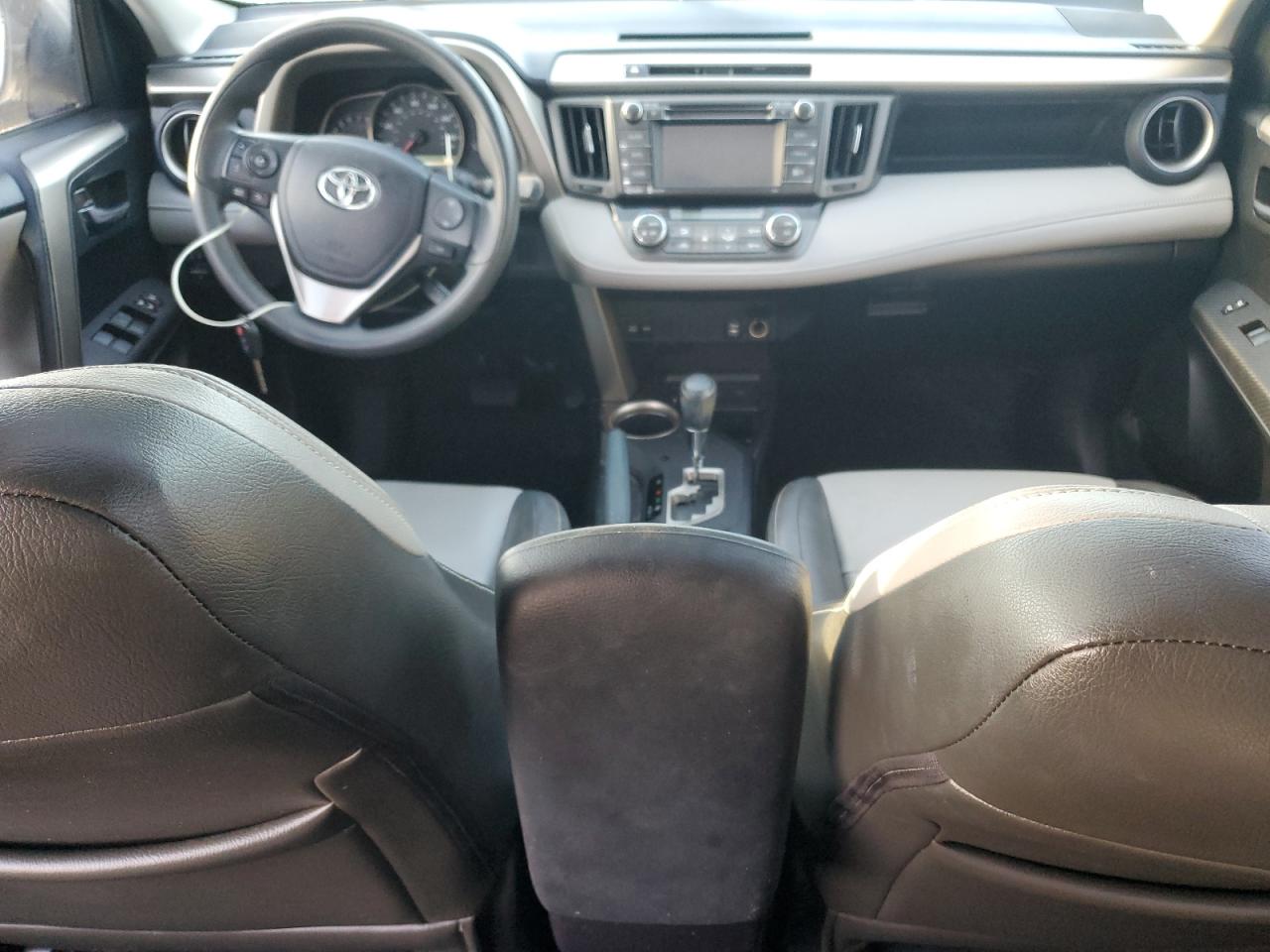 2T3WFREV7FW139046 2015 Toyota Rav4 Xle