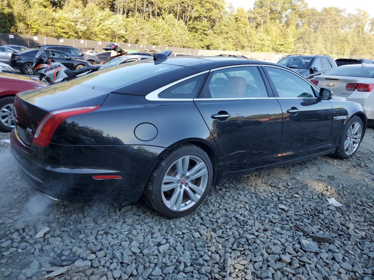 VIN SAJWJ2GD5G8W02952 2016 JAGUAR XJ no.3