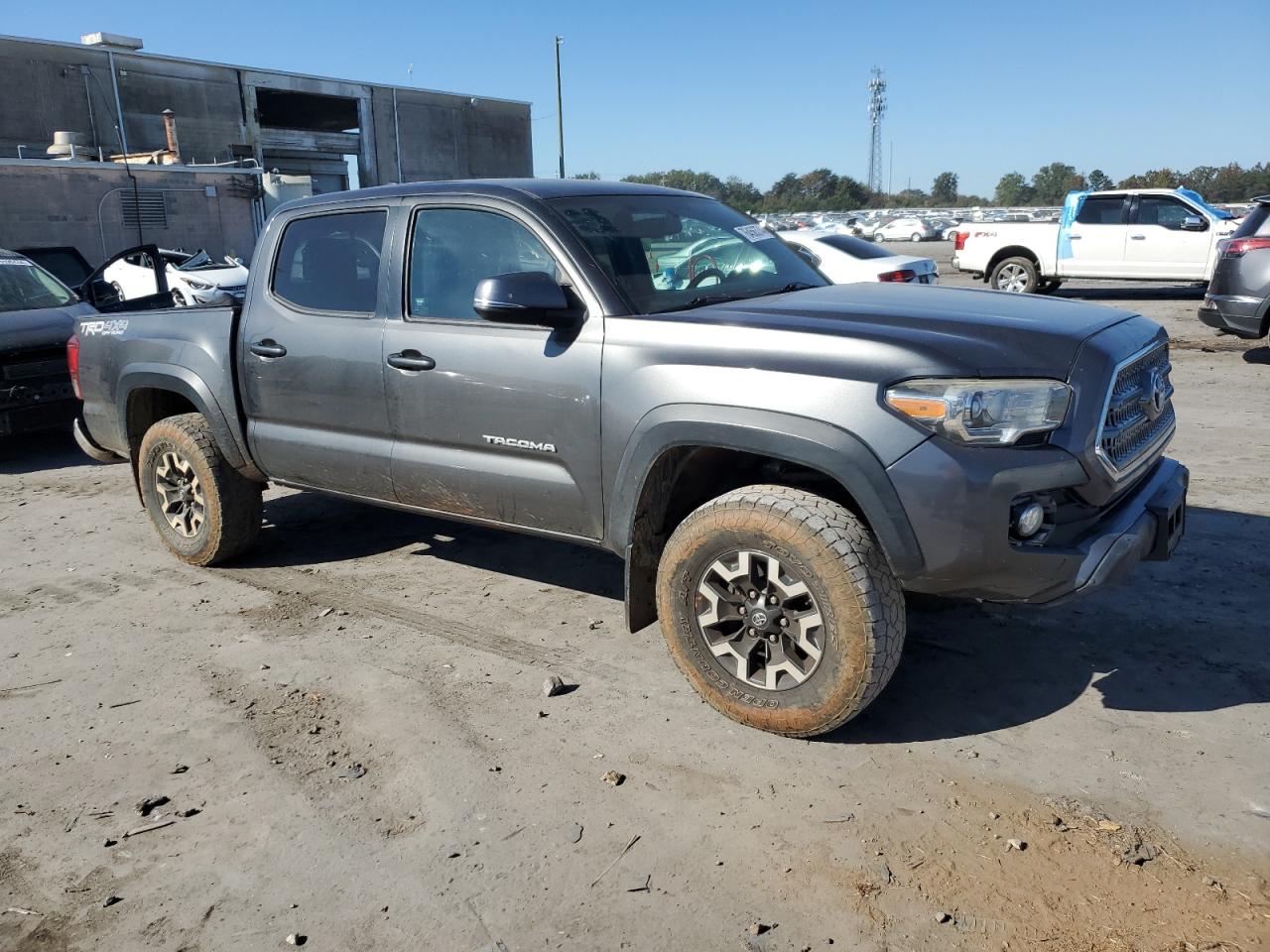 VIN 3TMCZ5AN3HM073883 2017 TOYOTA TACOMA no.4