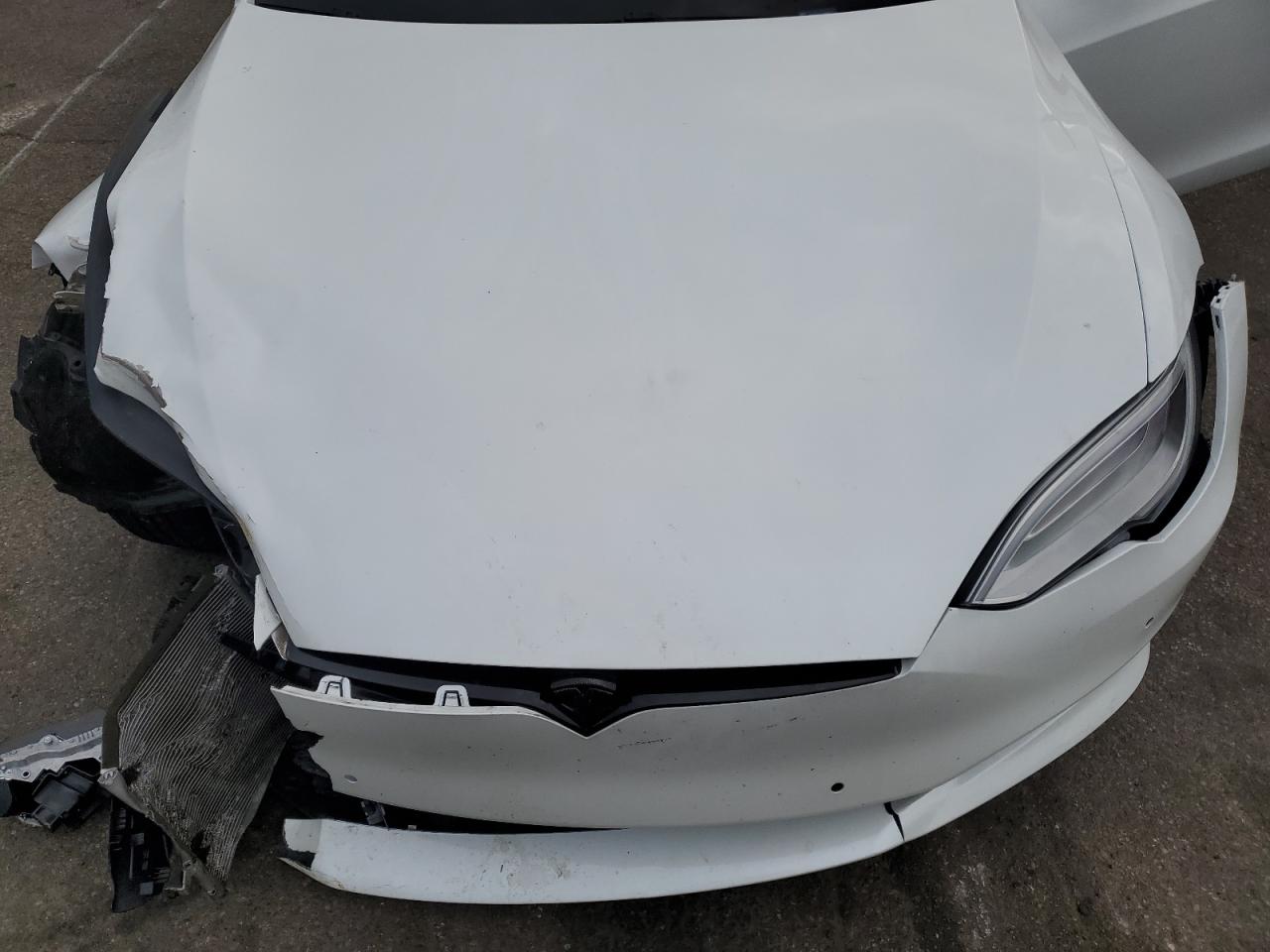 VIN 5YJSA1E21JF260318 2018 TESLA MODEL S no.11