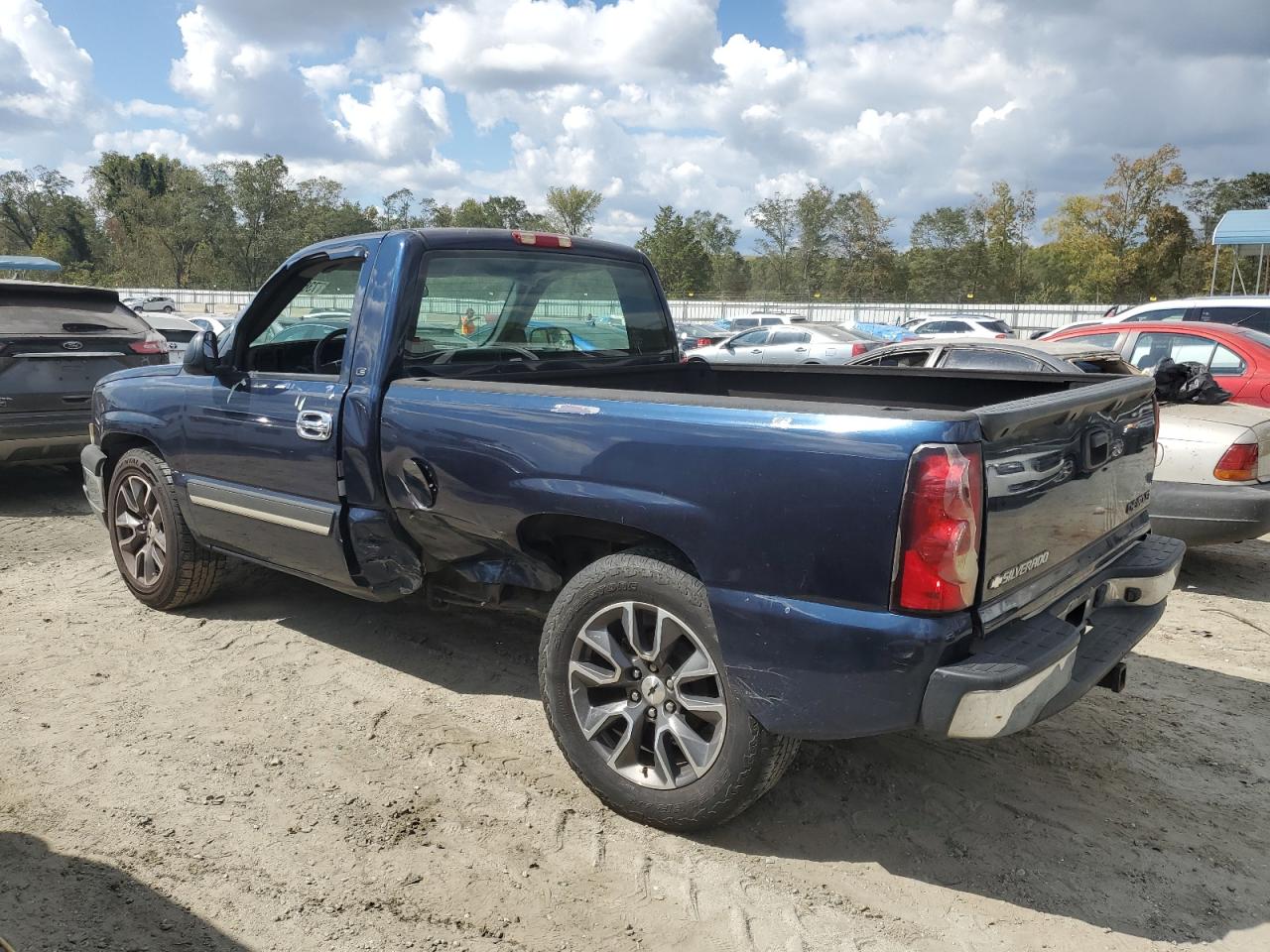 2005 Chevrolet Silverado - Image 2