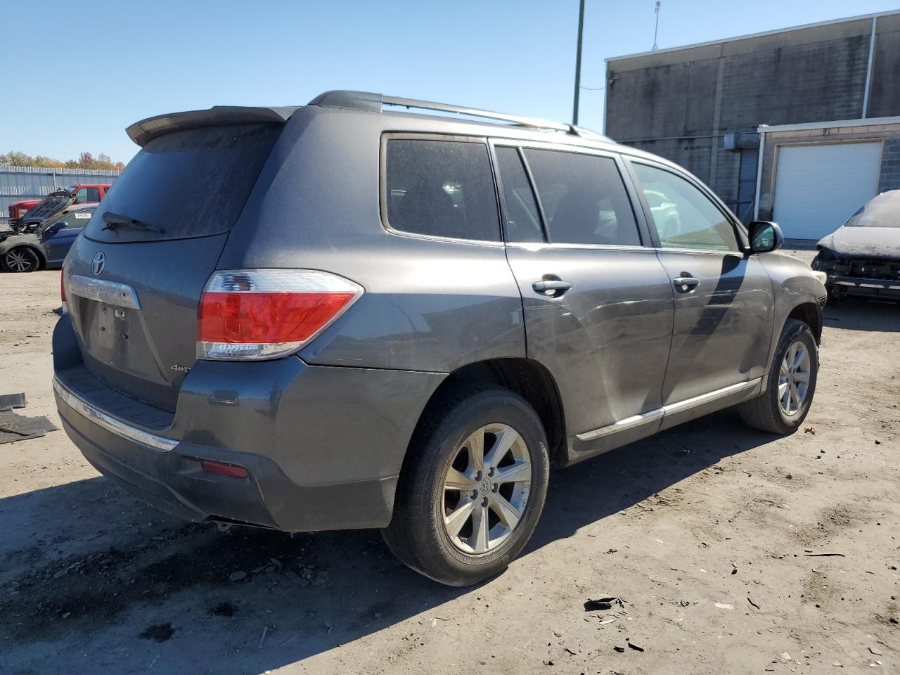 VIN 5TDBK3EHXDS270567 2013 TOYOTA HIGHLANDER no.3