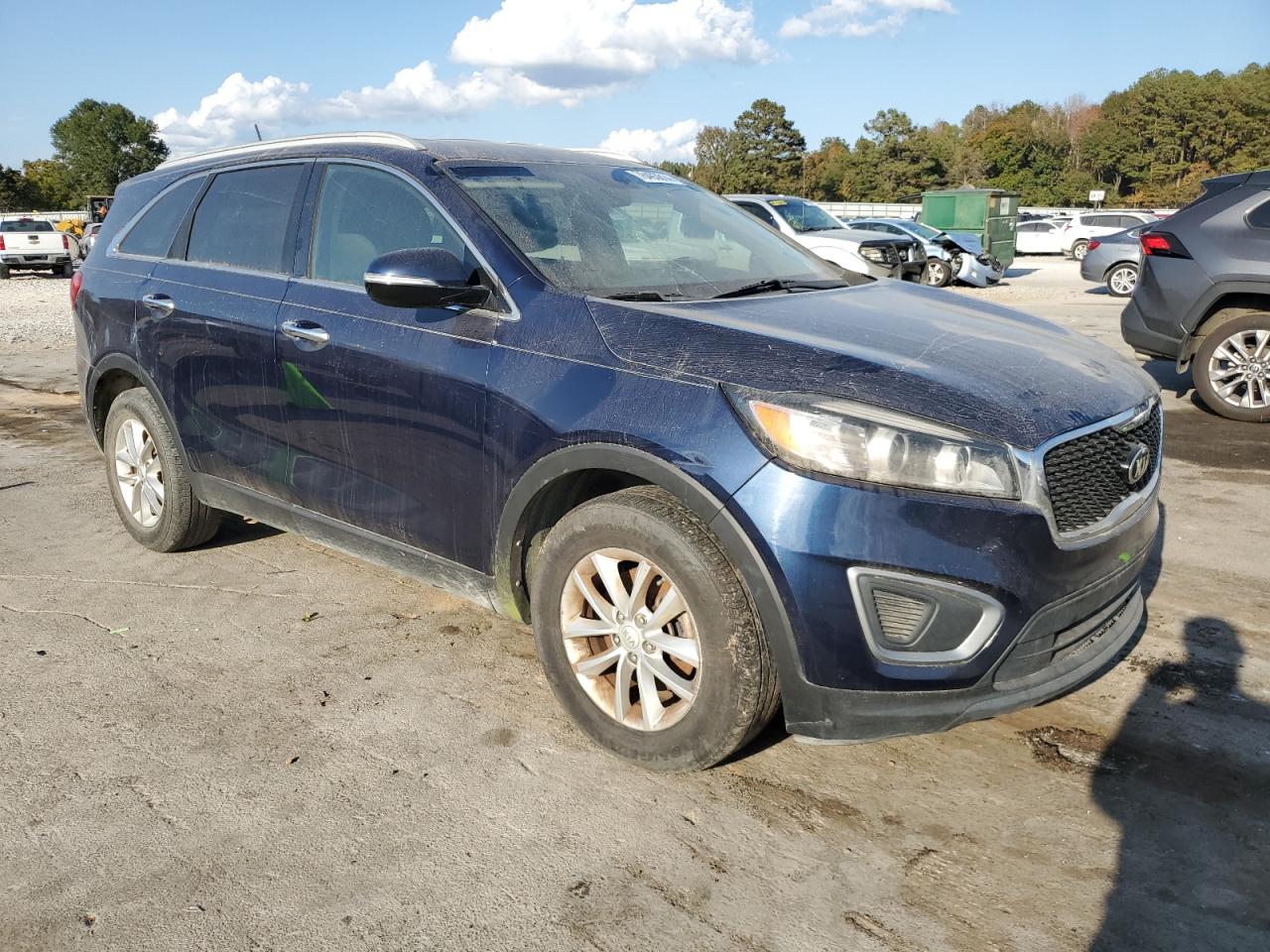 VIN 5XYPG4A34HG261373 2017 KIA SORENTO no.4