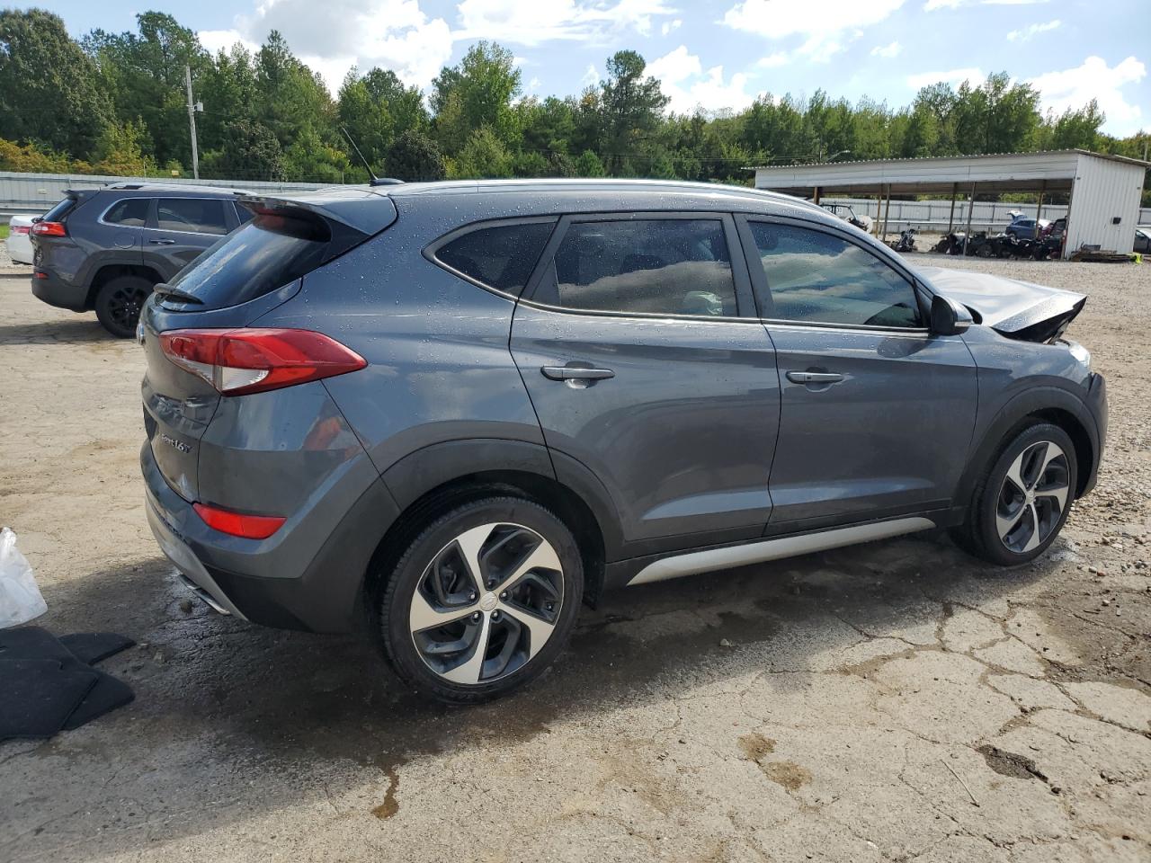2017 Hyundai Tucson - Image 3