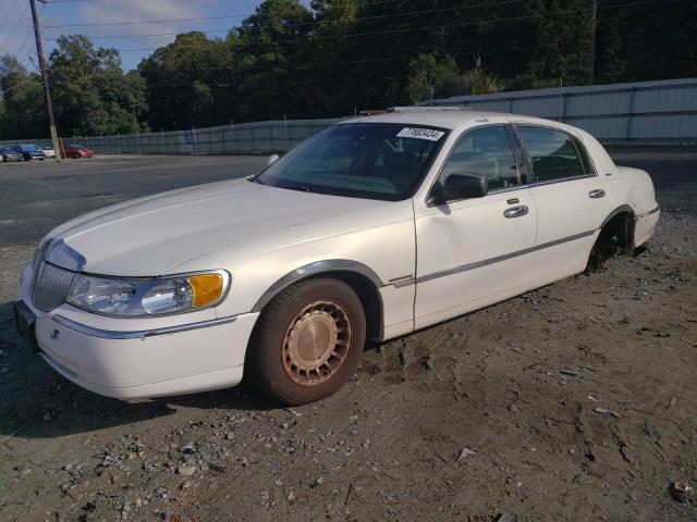 2001 Lincoln Town Car Executive