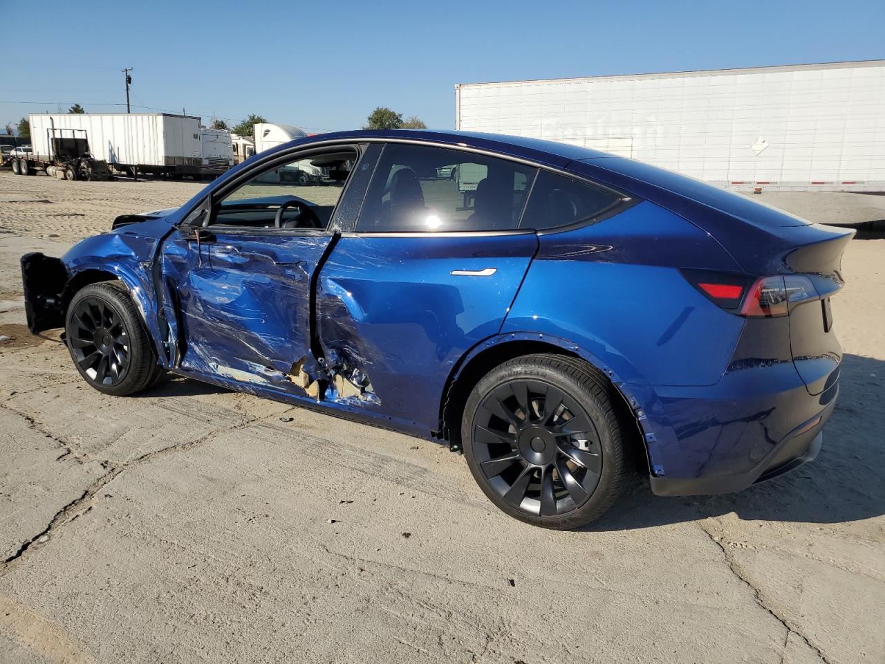 7SAYGDEE6RF061820 2024 Tesla Model Y