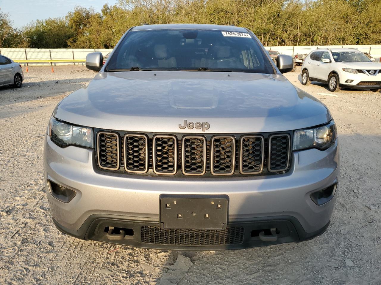 2017 Jeep Grand Cherokee - Image 5