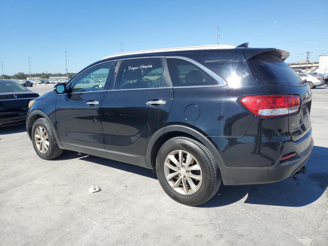 VIN 5XYPG4A32HG264109 2017 KIA SORENTO no.2