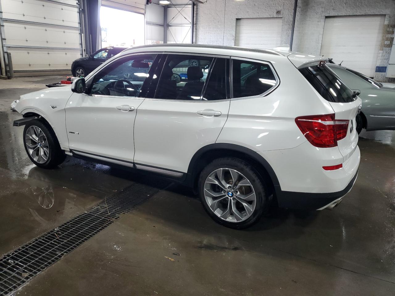 5UXWX9C59H0T12958 2017 BMW X3 - Image 2