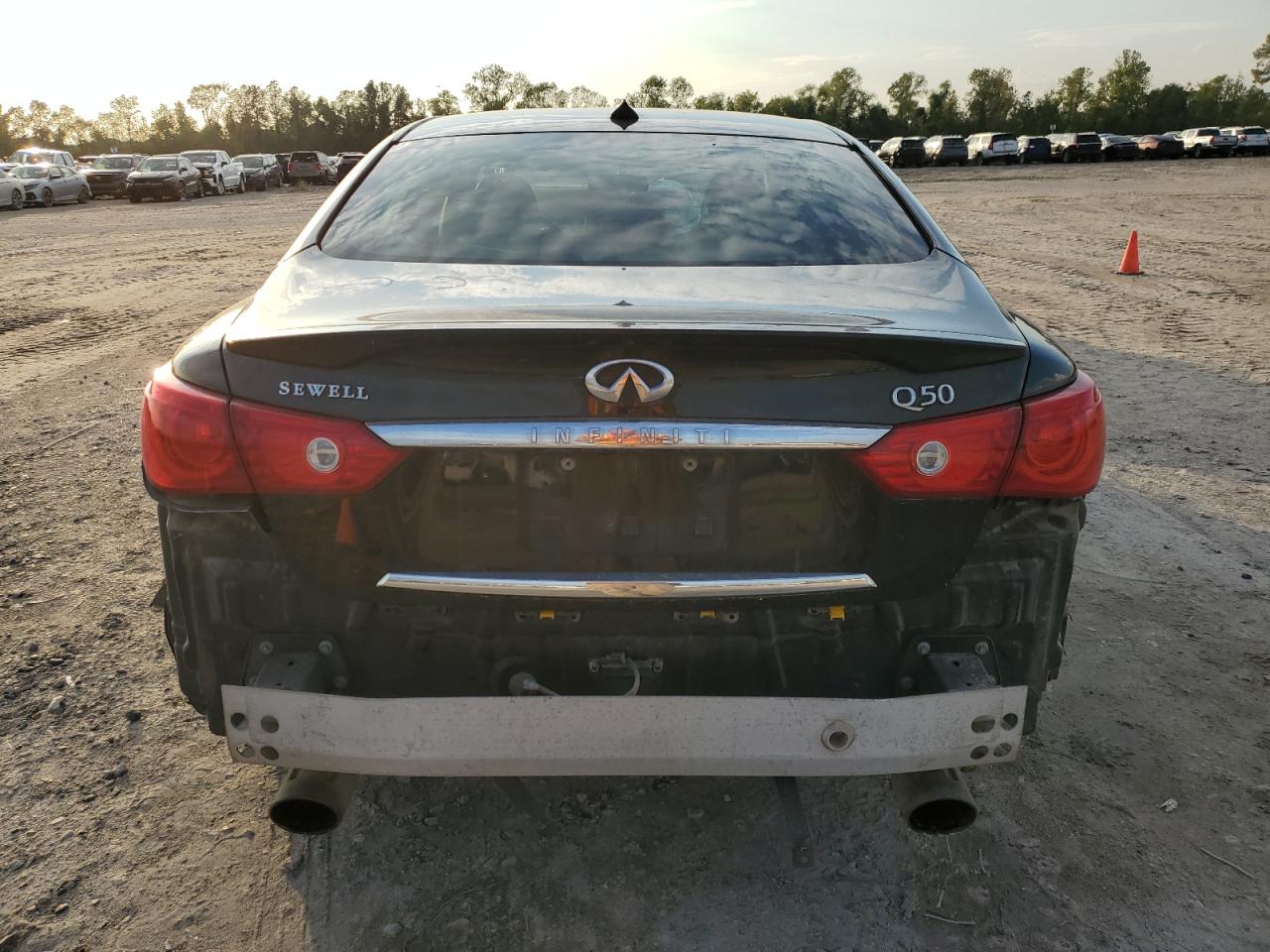2015 Infiniti Q50 - Image 6