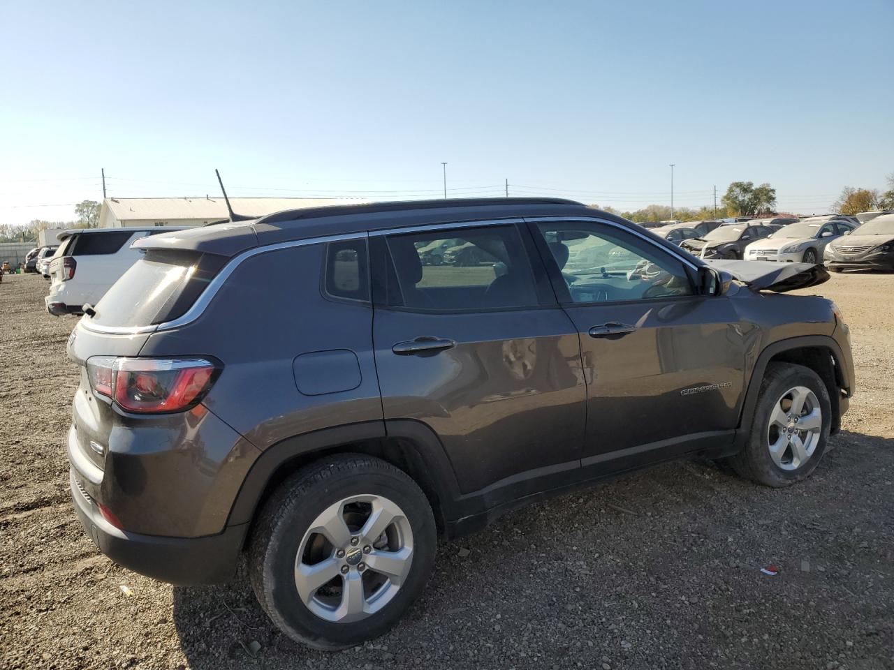 VIN 3C4NJDBB2LT209417 2020 JEEP COMPASS no.3