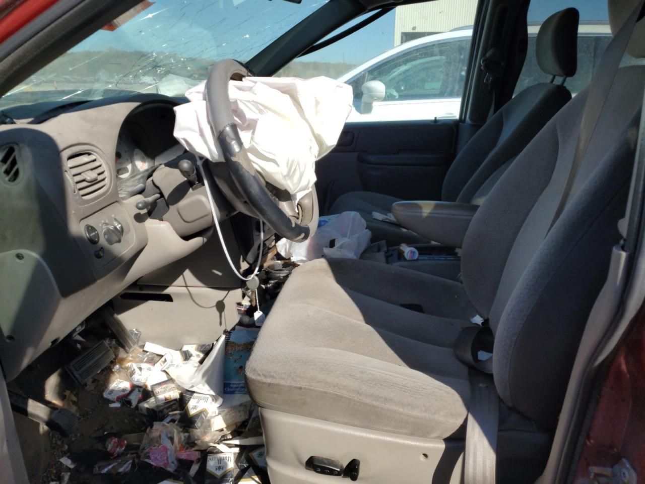 2003 Dodge Caravan - Image 7