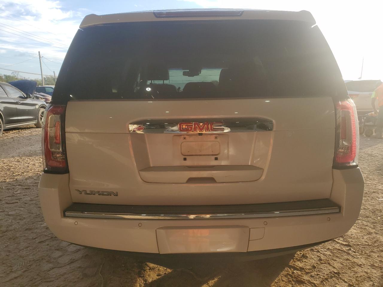 1GKS1CKJ7KR370524 2019 GMC Yukon Denali