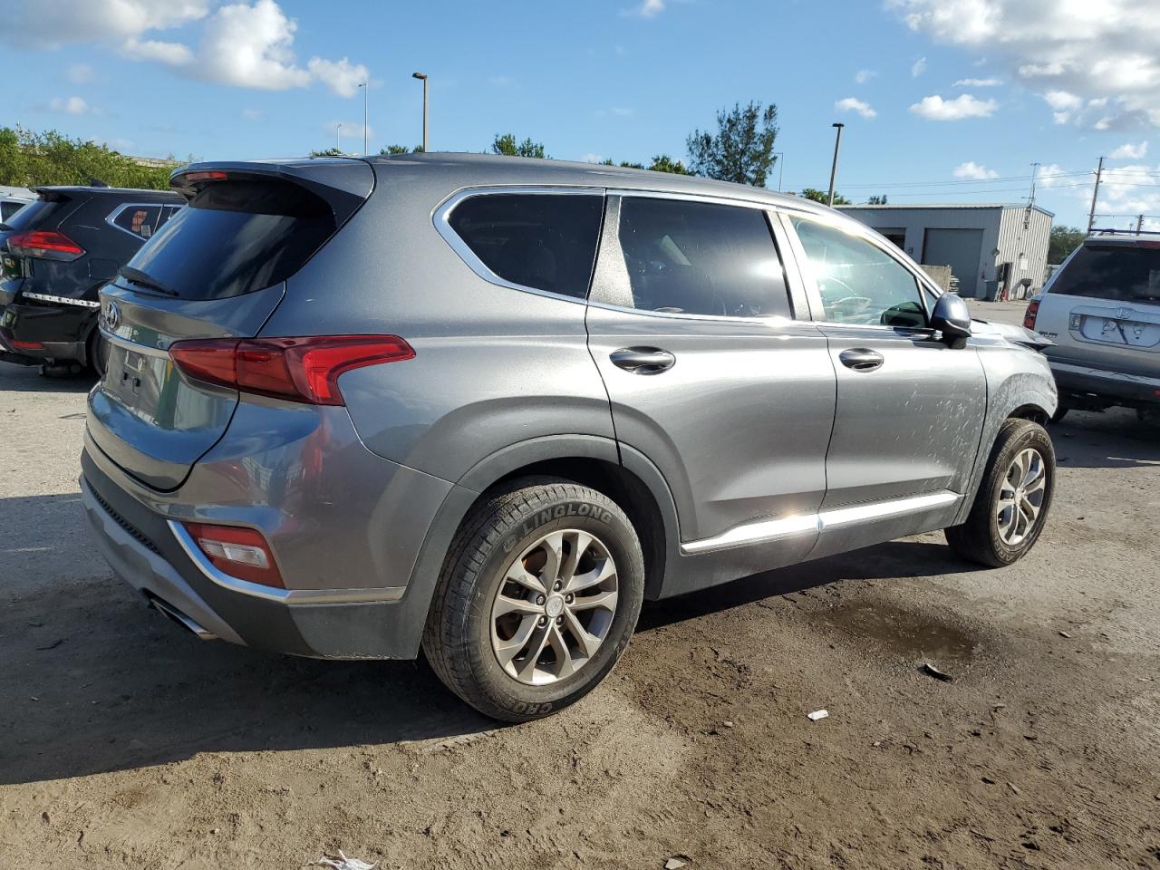 2019 Hyundai Santa Fe - Image 3