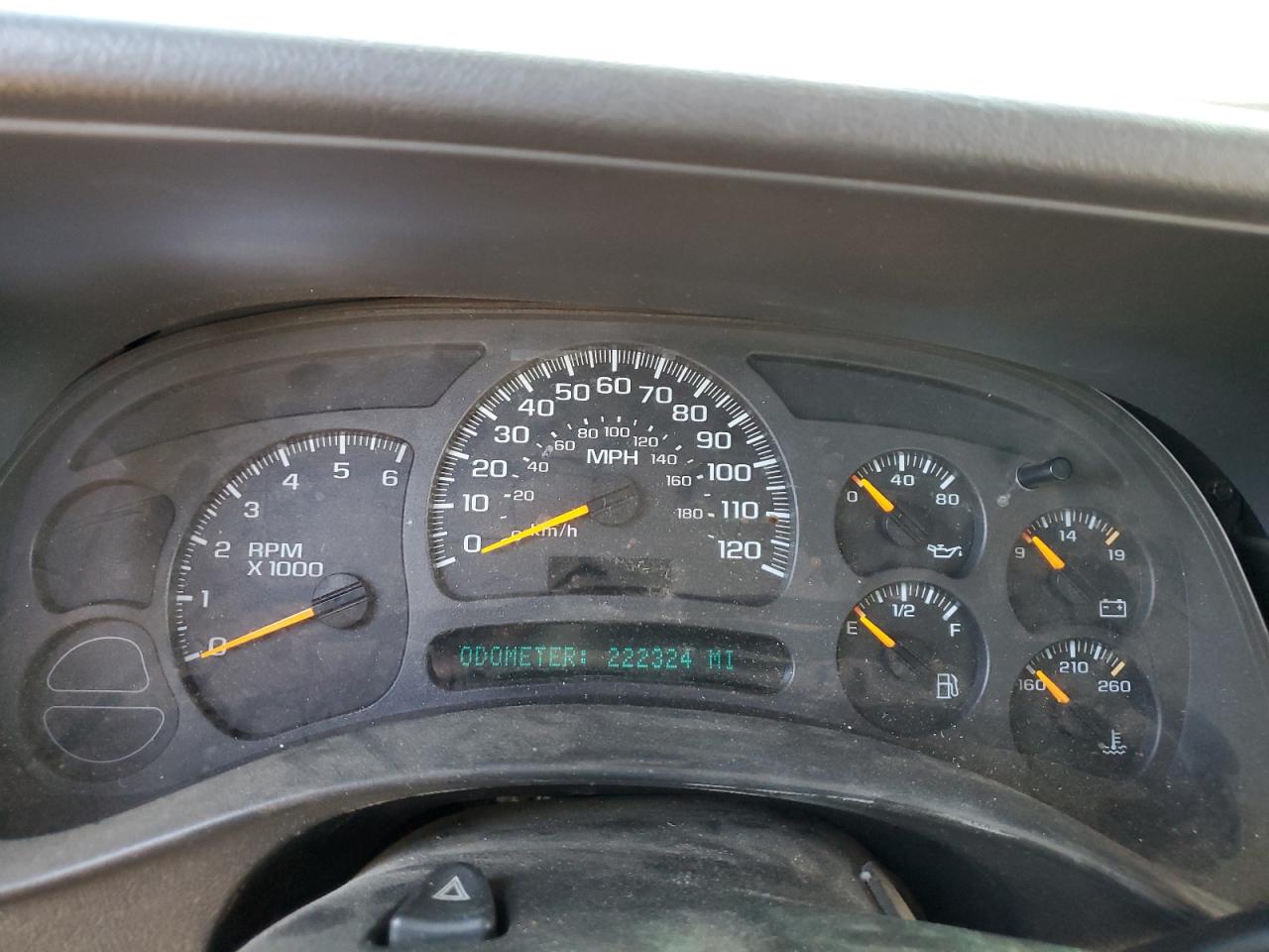 2003 Chevrolet Silverado - Image 9