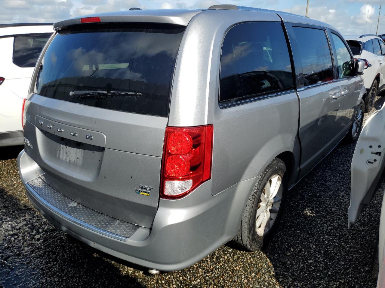 VIN 2C4RDGCG2KR712869 2019 DODGE CARAVAN no.3