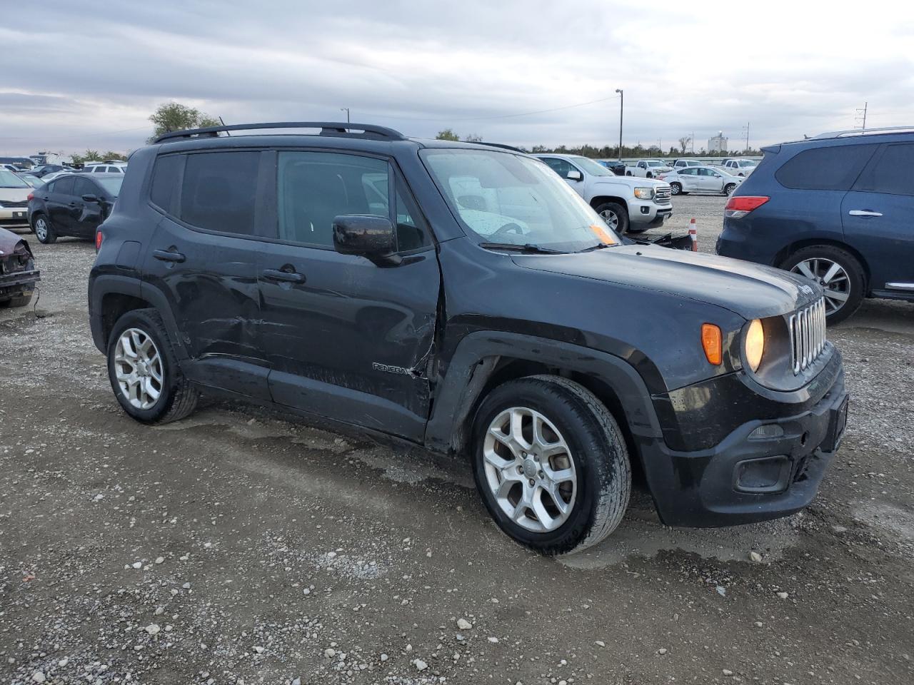 2017 Jeep Renegade - Image 4