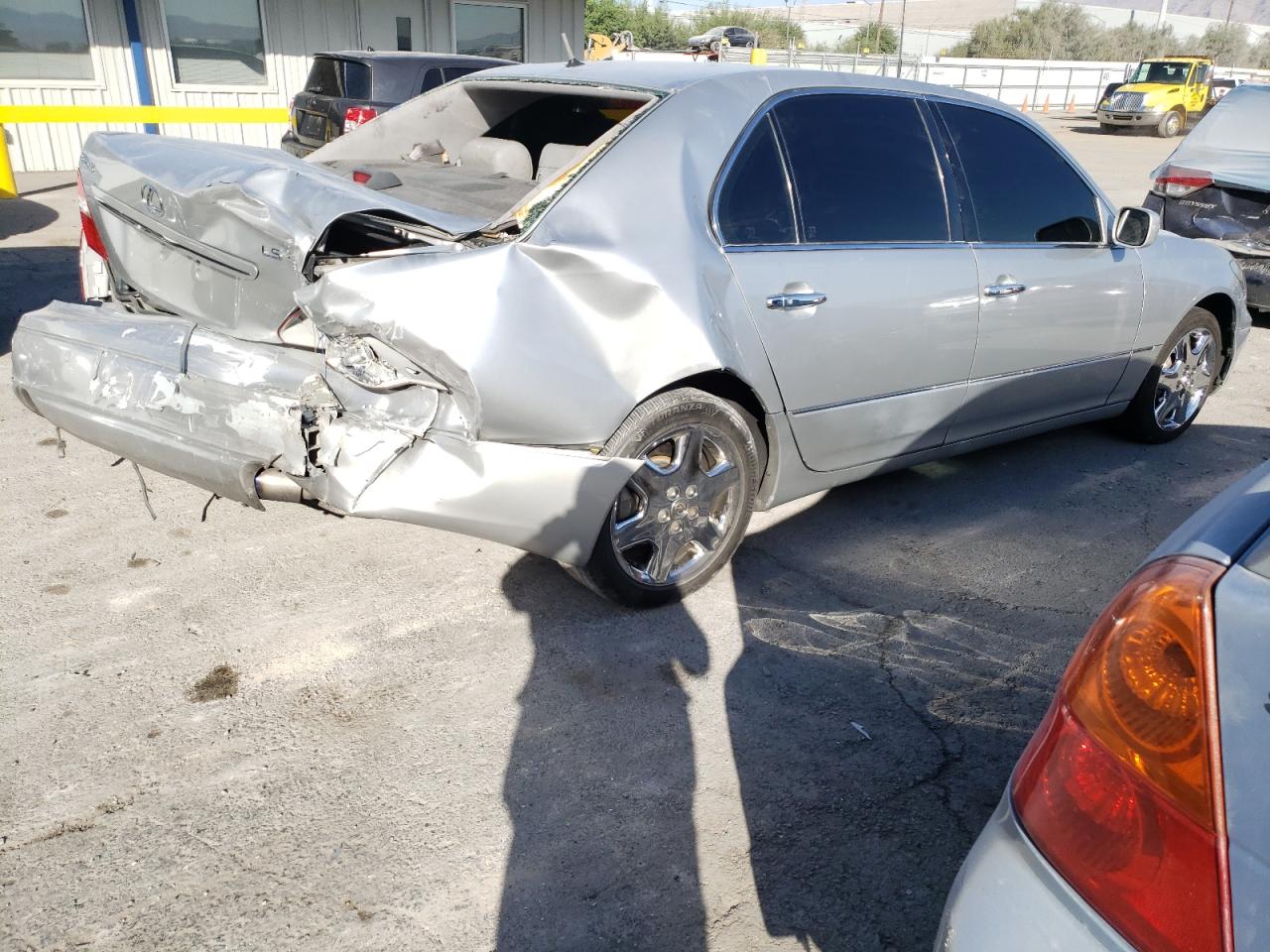 2004 Lexus LS - Image 3