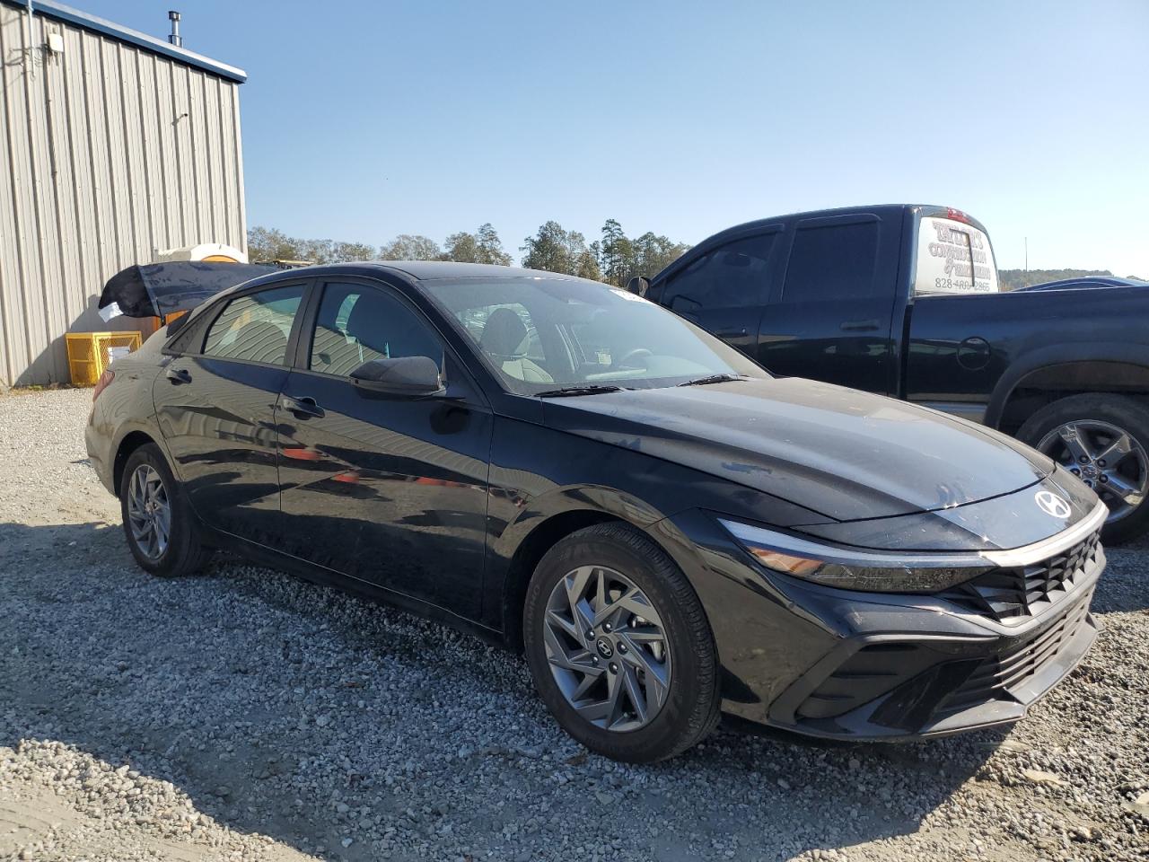 2024 Hyundai Elantra - Image 4