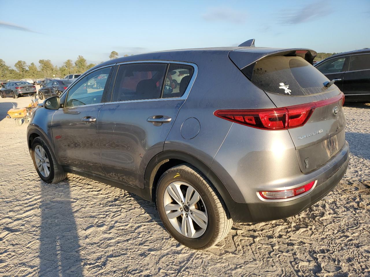 KNDPM3AC5J7338046 2018 KIA SPORTAGE - Image 2