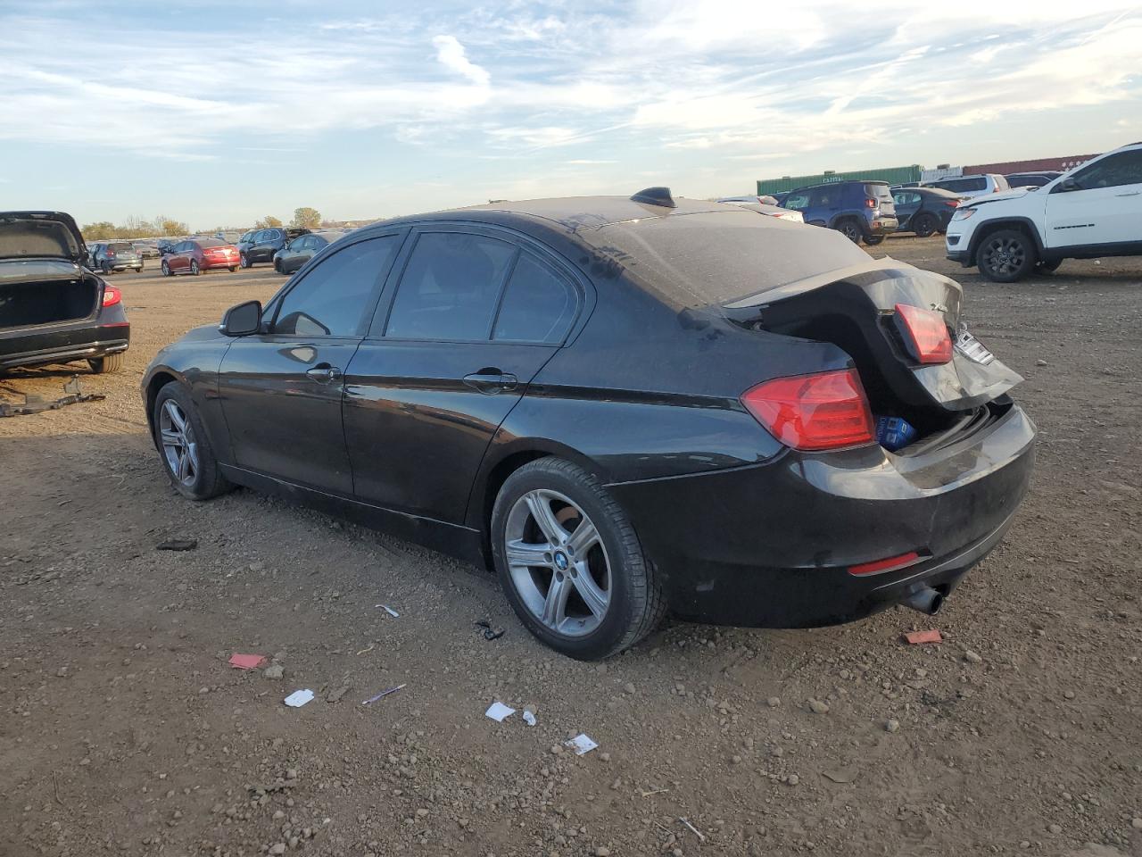 VIN WBA3B5C58DF596051 2013 BMW 3 SERIES no.2