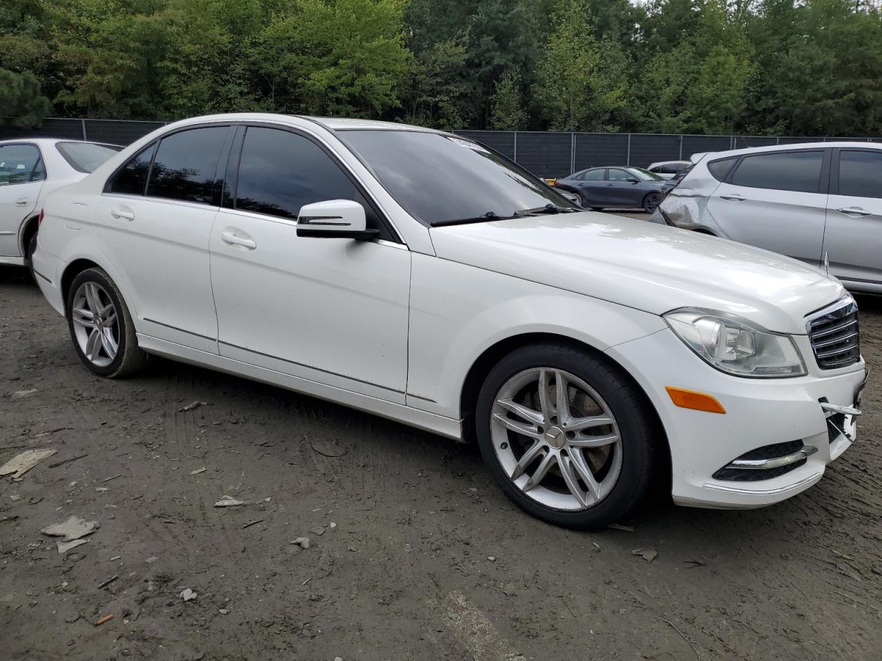 VIN WDDGF8AB3DR249086 2013 MERCEDES-BENZ C-CLASS no.4