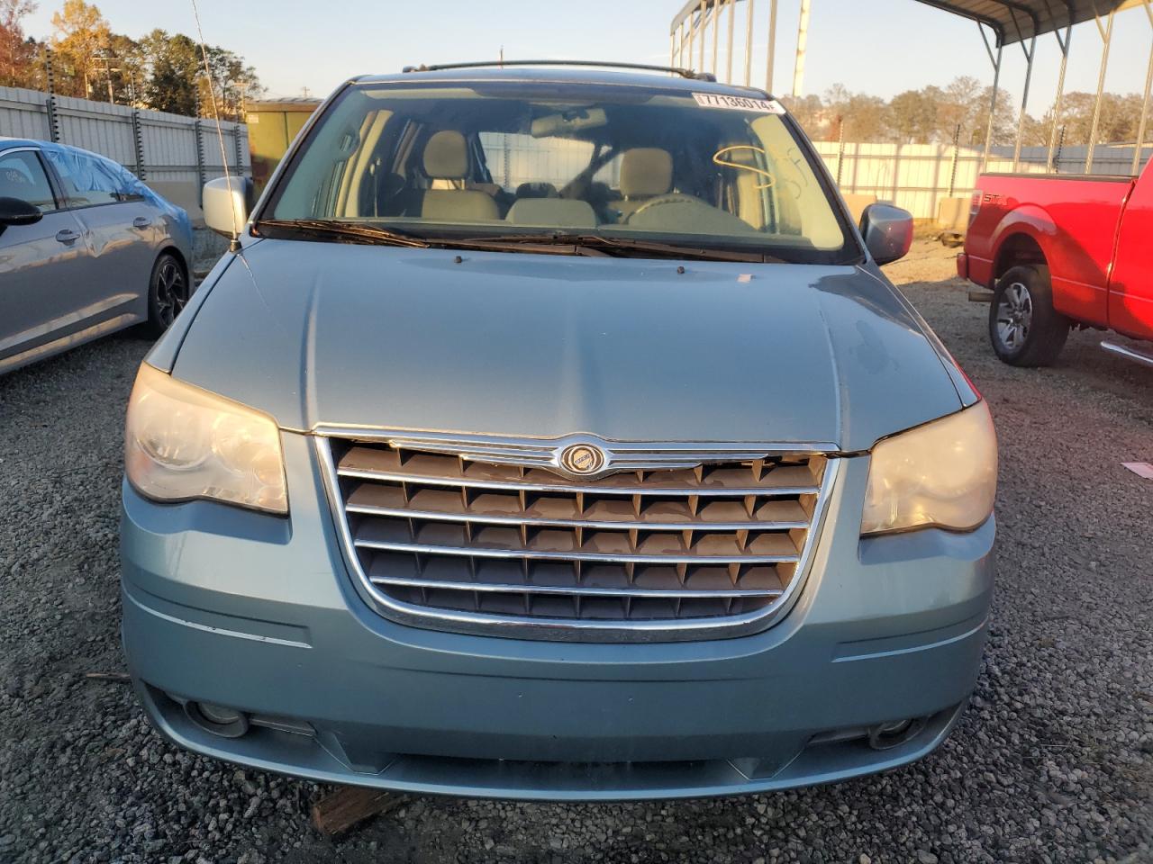 2008 Chrysler Town & Country - Image 5