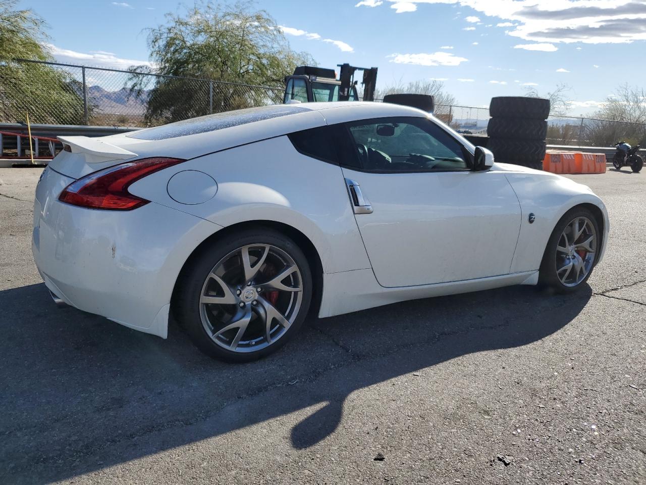 2017 Nissan 370Z - Image 3