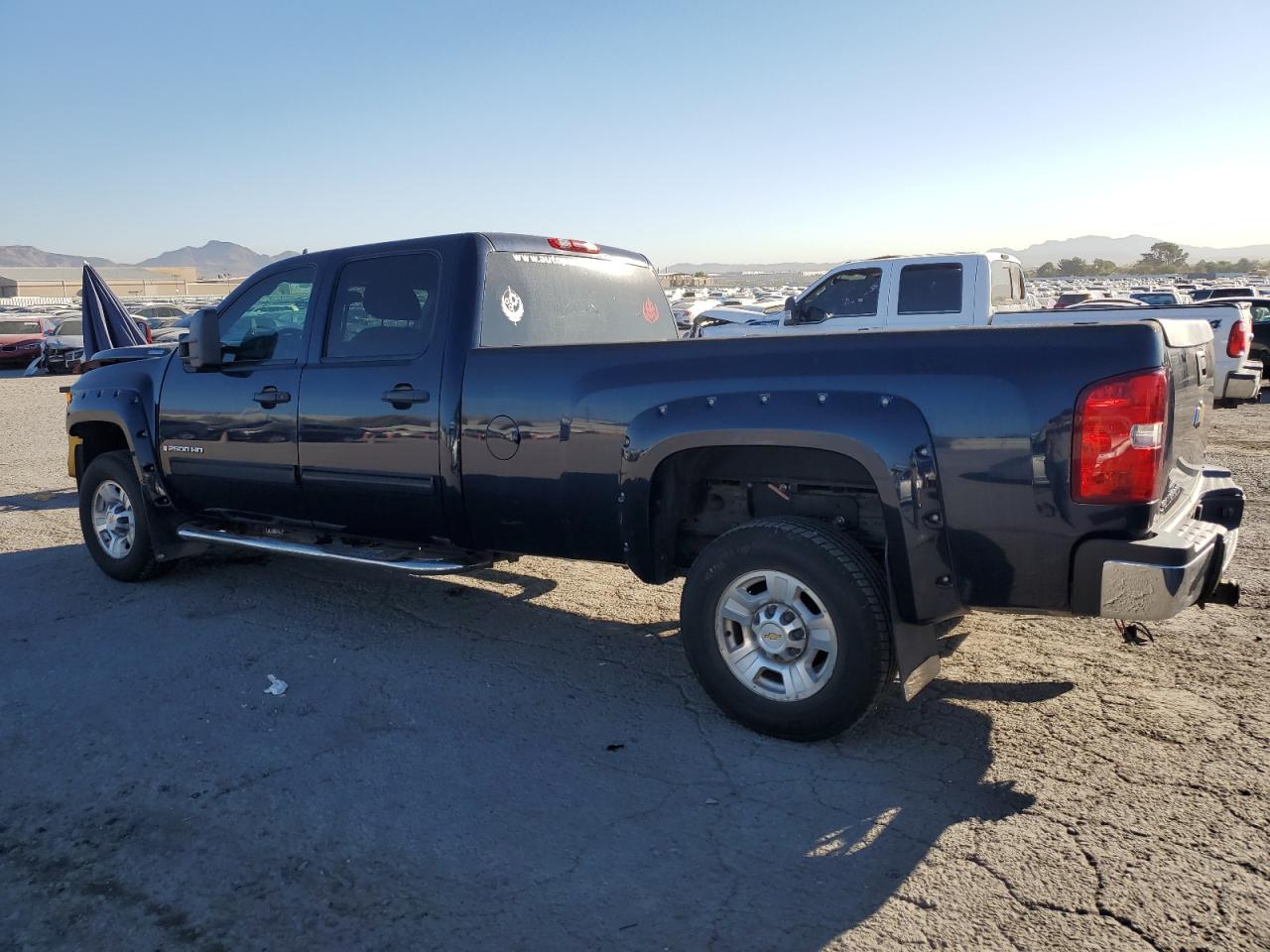 2009 Chevrolet Silverado - Image 2