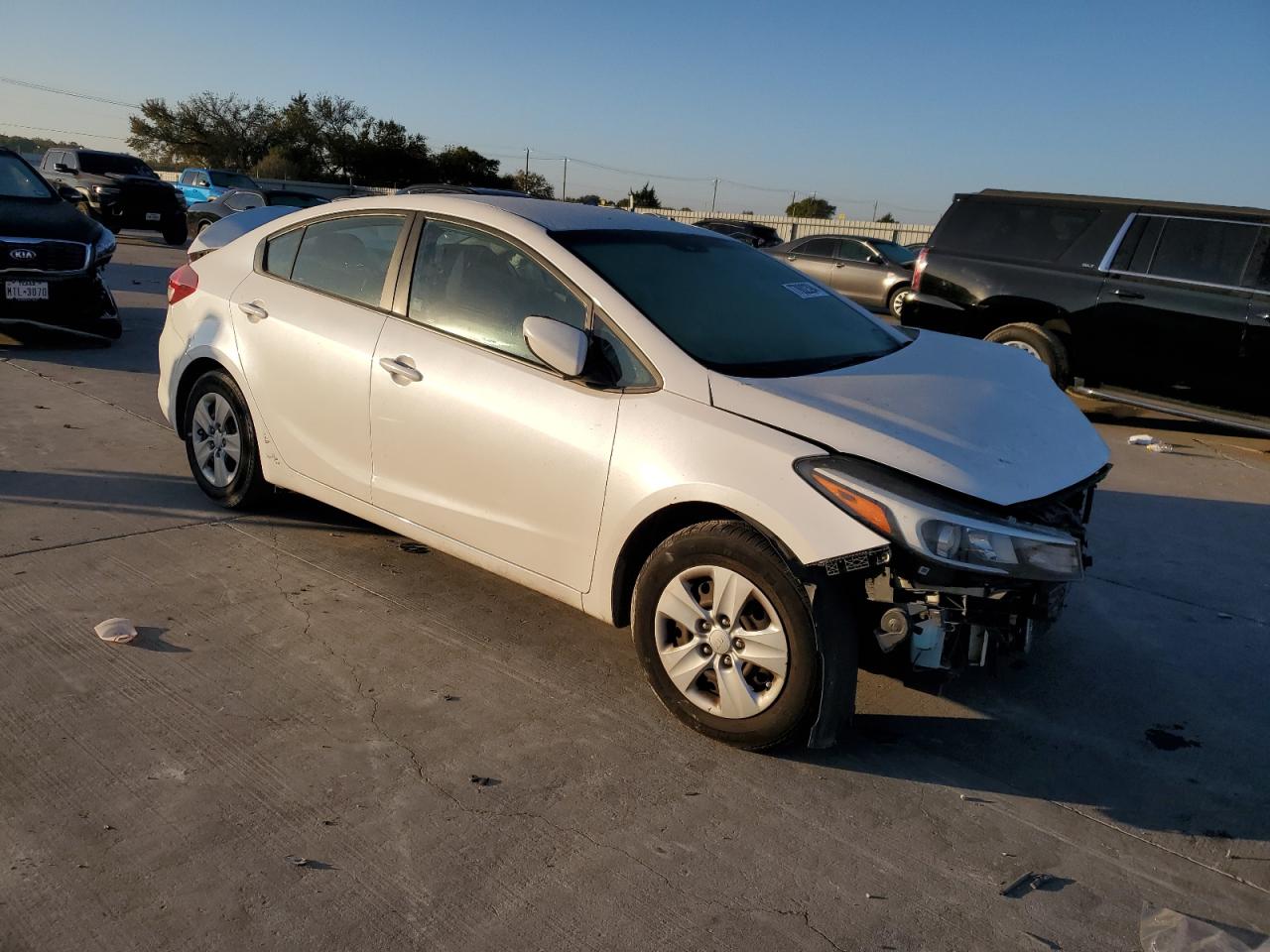 2017 Kia Forte - Image 4