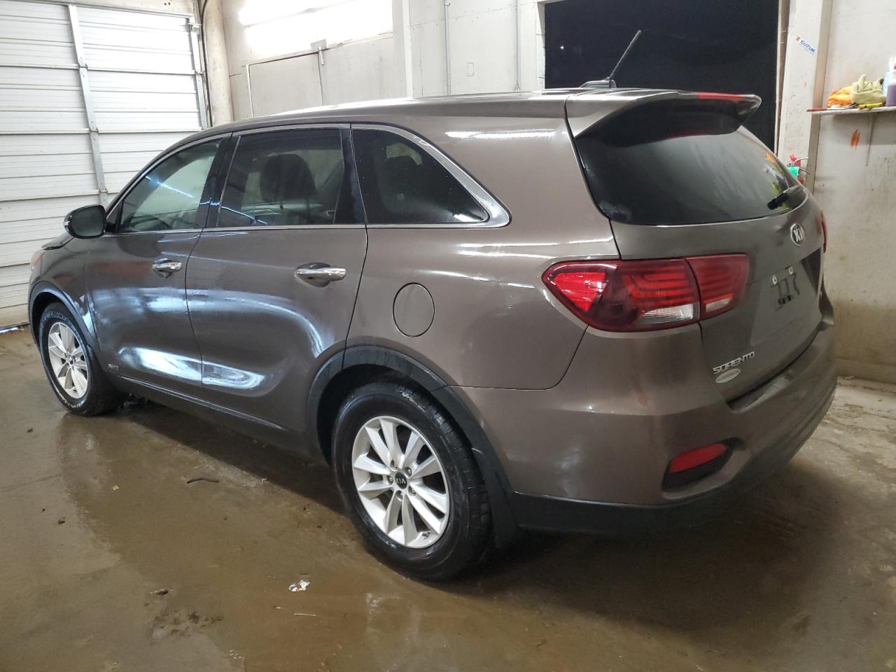2019 Kia Sorento - Image 2