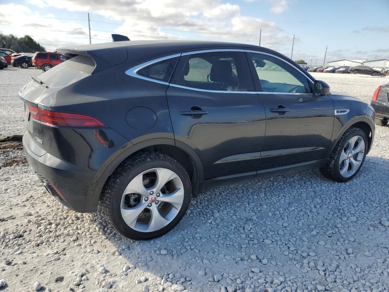 2018 Jaguar E-Pace - Image 3