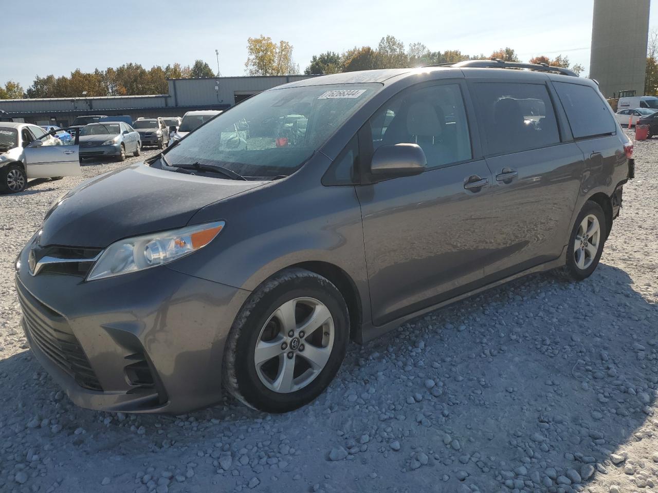 2018 Toyota Sienna - Image 1