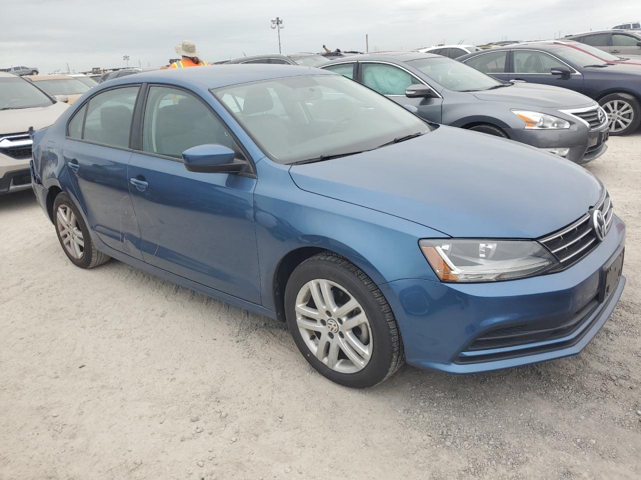 2018 Volkswagen Jetta - Image 4
